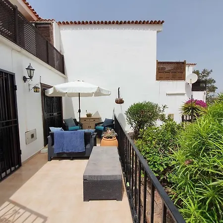 Cosy Flat Near Golf Club - Heated Pool, Terrace, Garden, Wi-fi