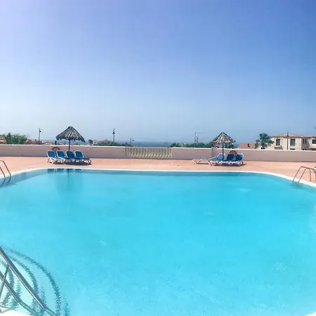 Cosy Flat Near Golf Club - Heated Pool, Terrace, Garden, Wi-fi * 산미겔데아보나