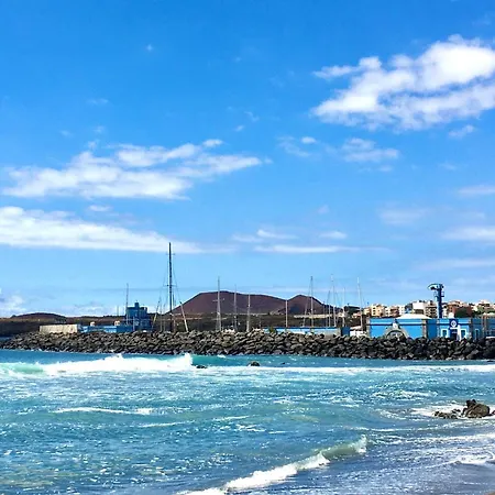 Cosy Flat Near Golf Club - Heated Pool, Terrace, Garden, Wi-fi 아파트 산미겔데아보나