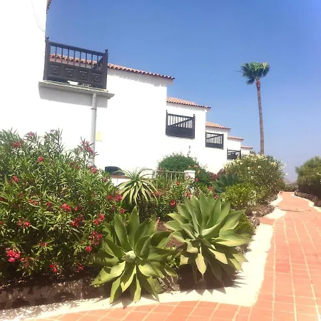 Cosy Flat Near Golf Club - Heated Pool, Terrace, Garden, Wi-fi 산미겔데아보나