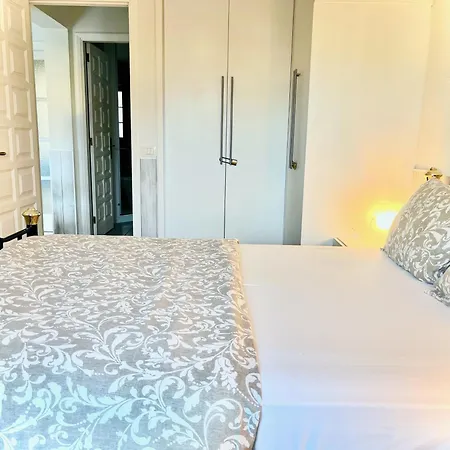 Cosy Flat Near Golf Club - Heated Pool, Terrace, Garden, Wi-fi * 산미겔데아보나