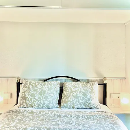 Cosy Flat Near Golf Club - Heated Pool, Terrace, Garden, Wi-fi