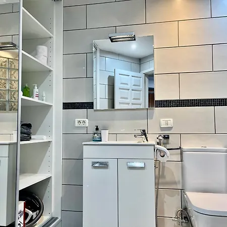 Cosy Flat Near Golf Club - Heated Pool, Terrace, Garden, Wi-fi * 산미겔데아보나