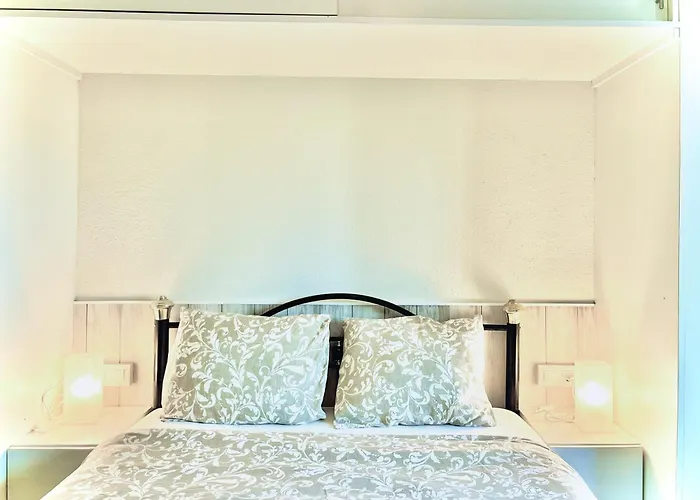 Cosy Flat Near Golf Club - Heated Pool, Terrace, Garden, Wi-fi