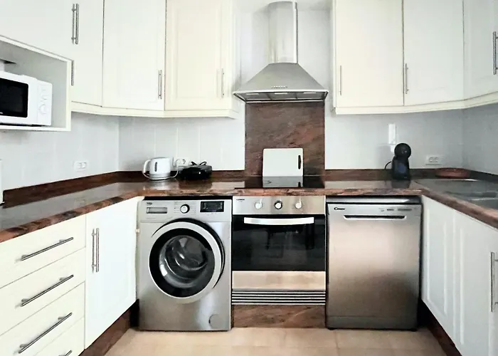 Cosy Flat Near Golf Club - Heated Pool, Terrace, Garden, Wi-fi Apartman